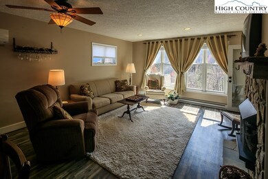 SPACIOUS LIVING ROOM. LIGHT AND BRIGHT
