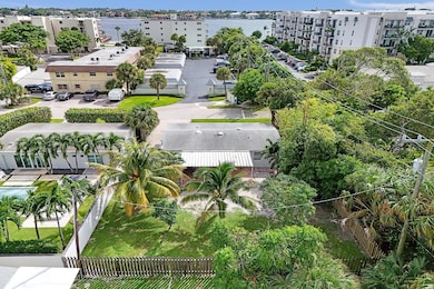 1205 S Lake Dr, Lantana, FL 33462 - photo 2