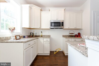 301 Kemper Dr, Honey Brook, PA 19344 - photo 7