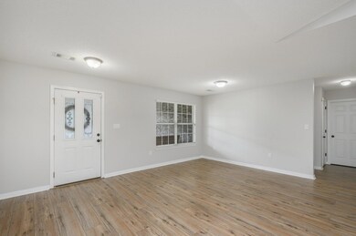 5-web-or-mls-137 Conquest Ave-01