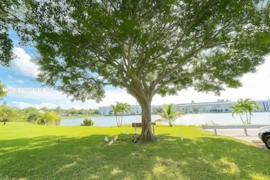 950 NE 199th St unit 1A 101, Miami, FL 33179 - photo 3