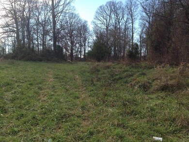 104 Dalewood Dr, Johnson City, TN 37601 - photo 5