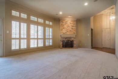 401 401 Greenway Cir, Tyler, TX 75701 - photo 6