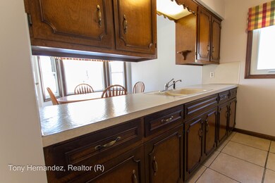 1041 Village lane _April 13, 2023_14