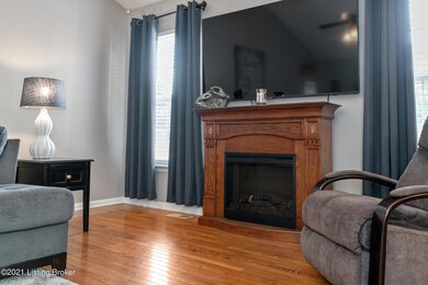 9714 Evanwood Ct, Louisville, KY 40228 - photo 6