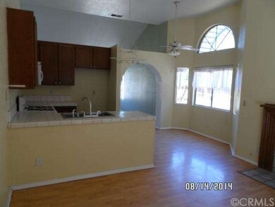 FAMILY ROOM KITCHEN