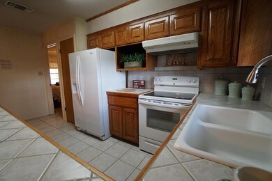 101 Glenmoor Dr, Fredericksburg, TX 78624 - photo 4