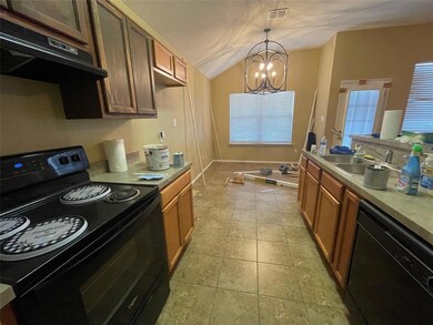 221 Sardius Blvd, Granbury, TX 76049 - photo 3