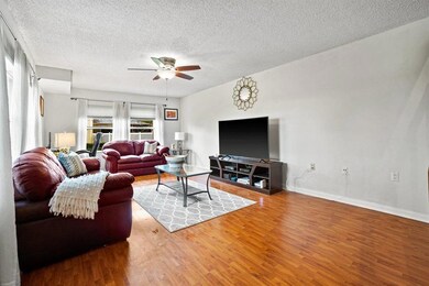 30 Clinton Ct unit A, Royal Palm Beach, FL 33411 - photo 4