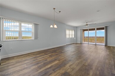 Unfurnished room with ceiling fan with notable cha