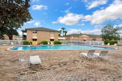480 Banyon Tree Cir unit 100, Maitland, FL 32751 - photo 2