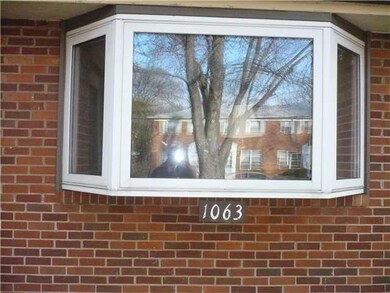 1063 Loring Rd, Columbus, OH 43224 - photo 2