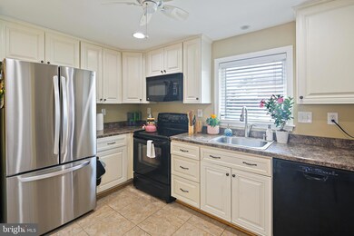 5638 Chelwynd Rd, Halethorpe, MD 21227 - photo 3