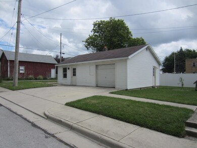 230 N Chestnut St, Saint Marys, OH 45885 - photo 3