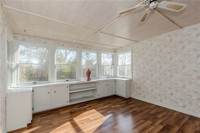 48 Cantaberry Ln, Coventry, RI 02816 - photo 2