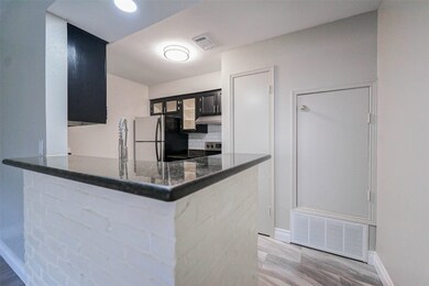 845 Wax Myrtle Ln unit A, Houston, TX 77079 - photo 7