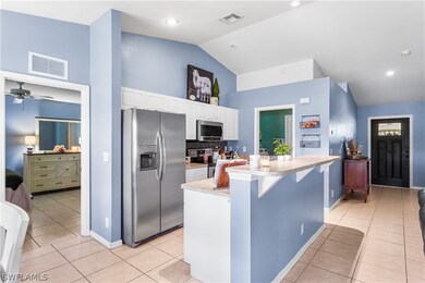 2905 NE 7th Ave, Cape Coral, FL 33909 - photo 4