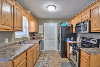 135 Indian Springs Cir, Manchester, TN 37355 - photo 4