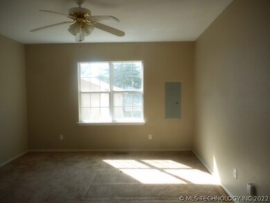 2439 Columbus St, Muskogee, OK 74401 - photo 7