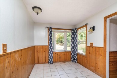 1900_Maple_Grove_Road_06