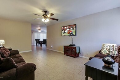 004_Living Room