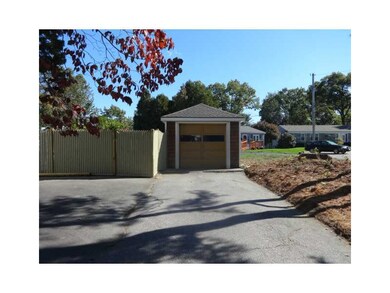 40 Meadow View Dr, Cranston, RI 02920 - photo 3