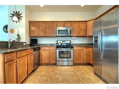 Spacious Kitchen with Granite Countertops, Stainless Appliances & LOTS of cabinets!