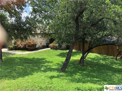 2037 Meadow View Dr, San Marcos, TX 78666 - photo 4