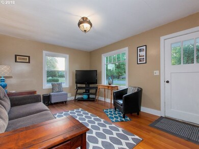 1002 E 6th St, Newberg, OR 97132 - photo 5