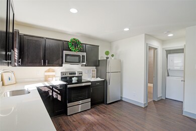 2100 Woodhead St unit 205, Houston, TX 77019 - photo 3