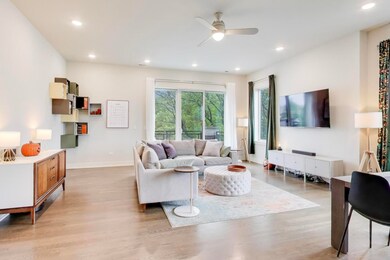 2352 W Winona St unit 3E, Chicago, IL 60625 - photo 4