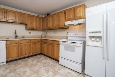 71 Glenmore St, Springfield, MA 01129 - photo 7