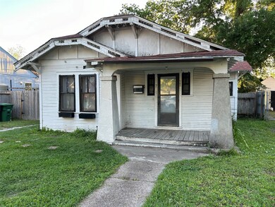 705 Walton St, Houston, TX 77009 - photo 4