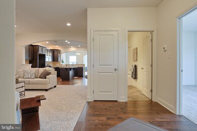 102 S Village Cir unit 212, Palmyra, PA 17078 - photo 4