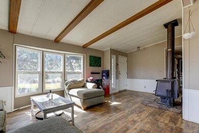 4041 NE Upas Ave, Redmond, OR 97756 - photo 2