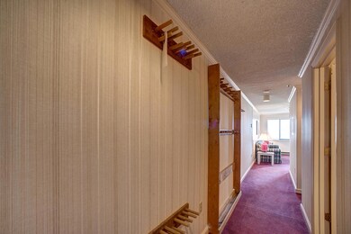 366-ML-Entry Hall