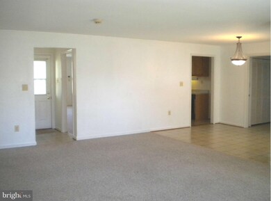 13104 Dumbarton Dr, Rockville, MD 20853 - photo 5