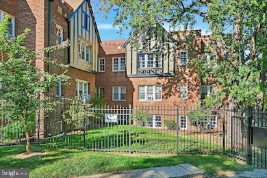 235 Emerson St NW unit 104, Washington, DC 20011 - photo 2