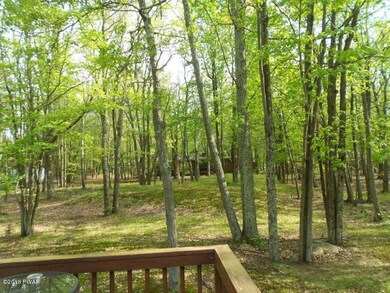 802 Rowel Ct, Hawley, PA 18428 - photo 3