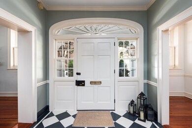 70 King St Charleston SC 29401-005-044-K