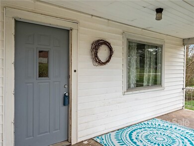 280 Oak Hill Rd, Candler, NC 28715 - photo 3