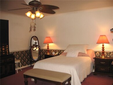 LARGE MASTER WITH WALK IN CLOSET AND MASTER SUITE