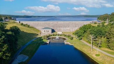 89 1/2 Walnut St, Clinton, MA 01510 - photo 4