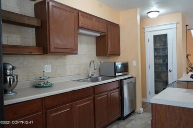 Kitchen/Pantry