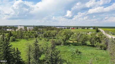 8501 13th Ave E, Williston, ND 58801 - photo 3