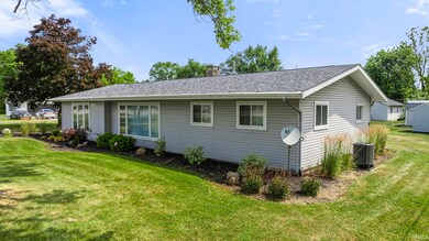 13628 Leo Rd, Leo, IN 46765 - photo 2