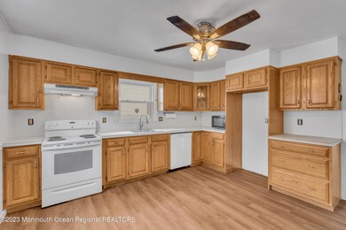 848 Malden Dr, Keyport, NJ 07735 - photo 7