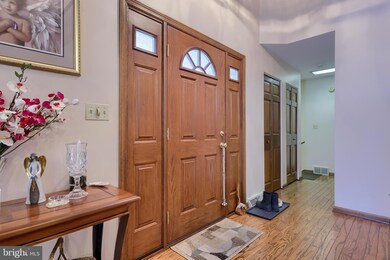 817 N Maple St, Ephrata, PA 17522 - photo 3