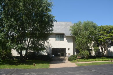 680 Steamboat Rd unit 4, Greenwich, CT 06830 - photo 2