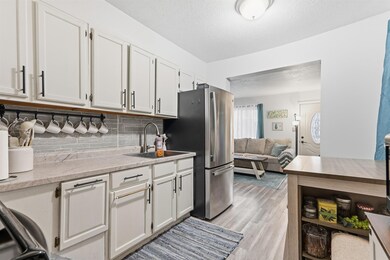 1924 Locke Ave, Waterloo, IA 50702 - photo 7